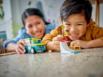 LEGO® City 60403 - Ambulanta de urgenta si practicant de snow-boarding