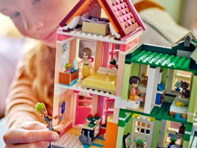 LEGO® Friends 42670 - Apartamente si magazine in orasul Heartlake