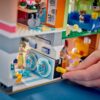 LEGO® Friends 42670 - Apartamente si magazine in orasul Heartlake