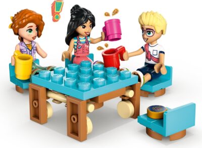 LEGO® Friends 42663 - Aventura in rulota cu prietenii
