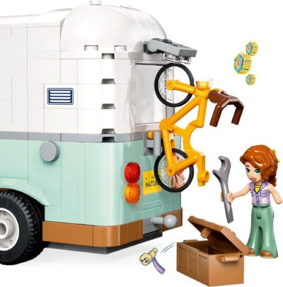 LEGO® Friends 42663 - Aventura in rulota cu prietenii