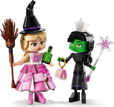 75682_web_sec03_nobg LEGO® Wicked 75682 - Figurinele Elphaba si Glinda