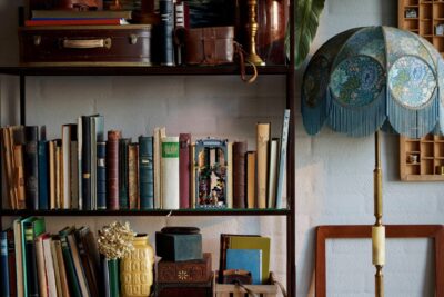 LEGO® Icons 10351 - Sherlock Holmes: Diorama pentru biblioteca