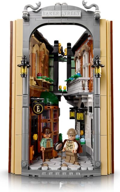 LEGO® Icons 10351 - Sherlock Holmes: Diorama pentru biblioteca