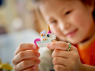 LEGO® Friends 42658 - Petrecere la piscina cu unicornul si flamingo
