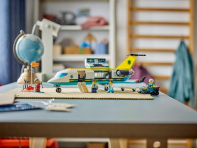 LEGO® City 60465 - Avion-ambulanta pentru urgente