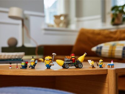 LEGO® Minions 75580 - Despicable Me - Minionii si masina-banana