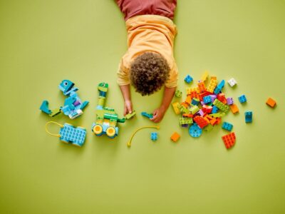 LEGO® DUPLO® 10451 - Dinozauri pe roti (3:1)