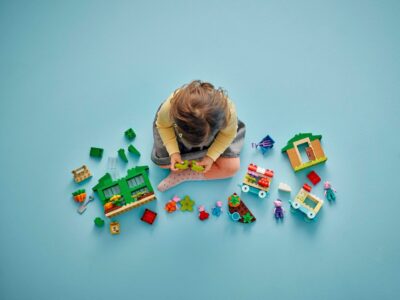 LEGO® DUPLO® Peppa Pig 10461 - Gradina si sera Bunicului Purcelus