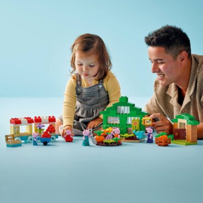 LEGO® DUPLO® Peppa Pig 10461 - Gradina si sera Bunicului Purcelus