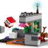 LEGO® Minecraft® 21274 - Intalnirea cu Temnicerul