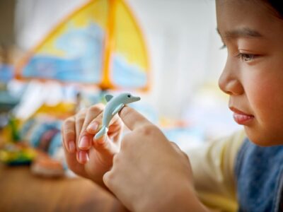 42664_lifestyle_cons_2_en-gb LEGO® Friends 42664 - Calatoria aventuroasa cu barca