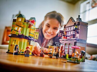 LEGO® Harry Potter™ 76452 - Furnituri Vajthat de calitate si magazin de inghetata