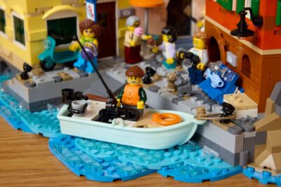 21359_lifestyle_build_06_en-gb Lego Ideas 21359 - Riviera italiana