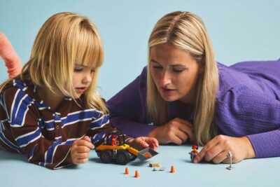 LEGO® City 60450 - Incarcator pe roti galben pentru constructii