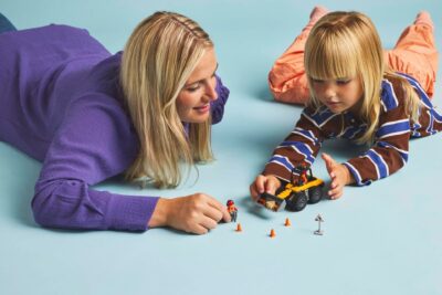 LEGO® City 60450 - Incarcator pe roti galben pentru constructii