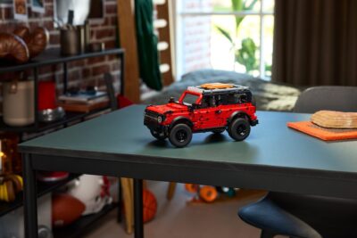 42213_lifestyle_envr LEGO® Technic 42213 - SUV Ford Bronco®