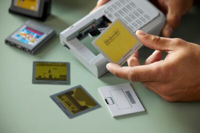 72046_lifestyle_build_04_en-gb Lego Super Mario 72046 - Game Boy