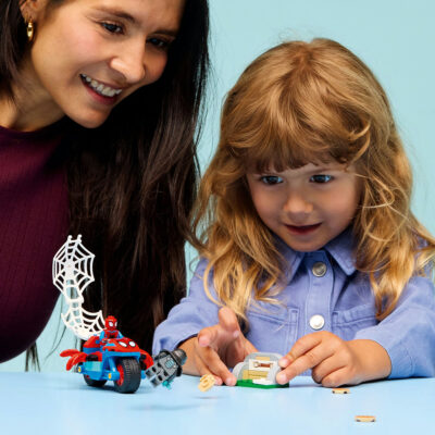 11206-lego-super-heroes-3 LEGO Marvel Super Heroes - Spidey pe motocicletă vs Rhino 11206, 61 piese