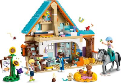 LEGO® Friends 42651 - Clinica veterinara pentru cai si animale de companie