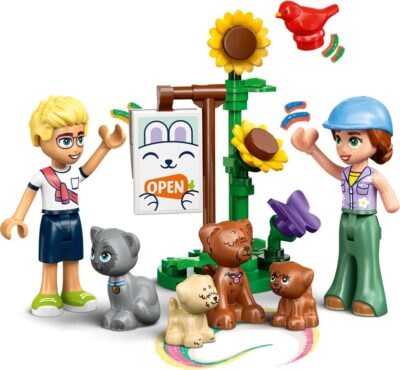 LEGO® Friends 42651 - Clinica veterinara pentru cai si animale de companie
