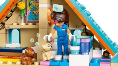 LEGO® Friends 42651 - Clinica veterinara pentru cai si animale de companie