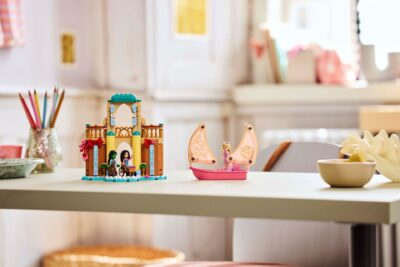 LEGO® Wicked 75681 - Glinda, Elphaba si Nessarose la Universitatea Shiz