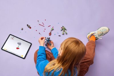 LEGO® Marvel 76320 - Iron Man si War Machine vs dronele Hammer