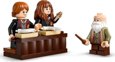 LEGO® Harry Potter 76442 - Castelul Hogwarts™: Ora de farmece