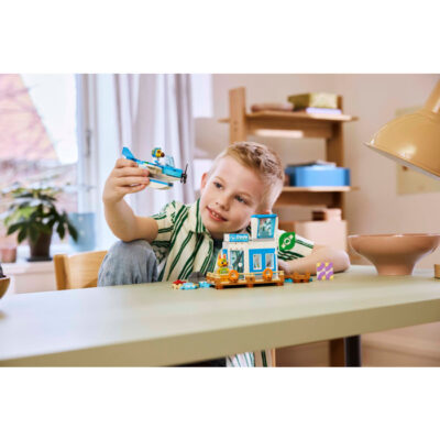 LEGO® Animal Crossing™ 77051 - Zboara cu Dodo Airlines