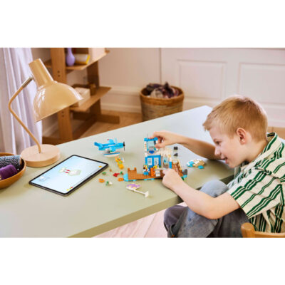 LEGO® Animal Crossing™ 77051 - Zboara cu Dodo Airlines