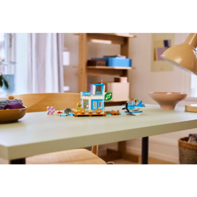 LEGO® Animal Crossing™ 77051 - Zboara cu Dodo Airlines