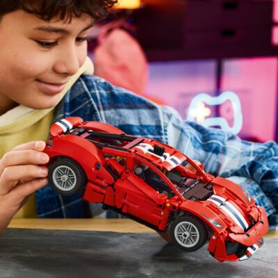 42235-lego-technic-3 LEGO Technic - Mașina Ferrari 488 PISTA 42235, 882 piese